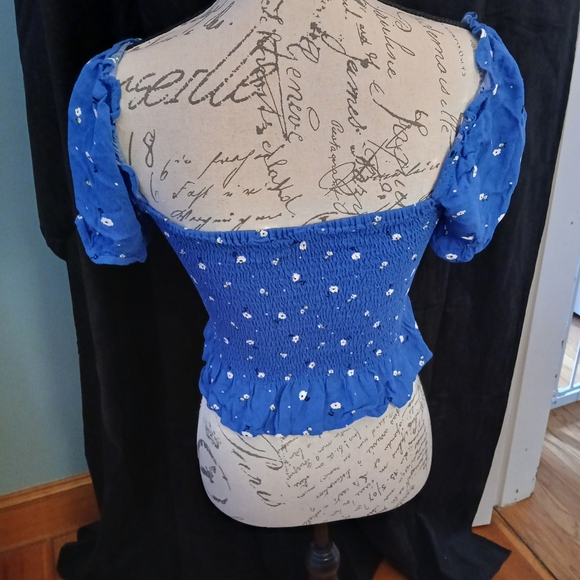 Elodie (Anthropology) Royal Blue Floral Smocked Puff-Sleeve Crop Top - Picture 2 of 4